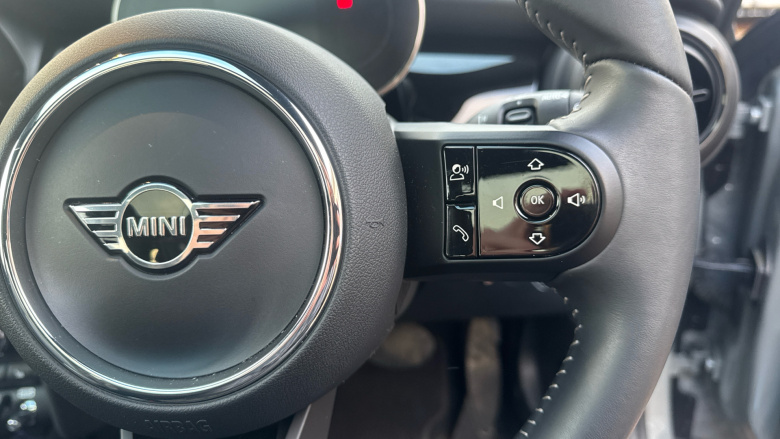 MINI Hatchback 135kW Cooper S Level 3 33kWh 3dr Auto Electric Hatchback